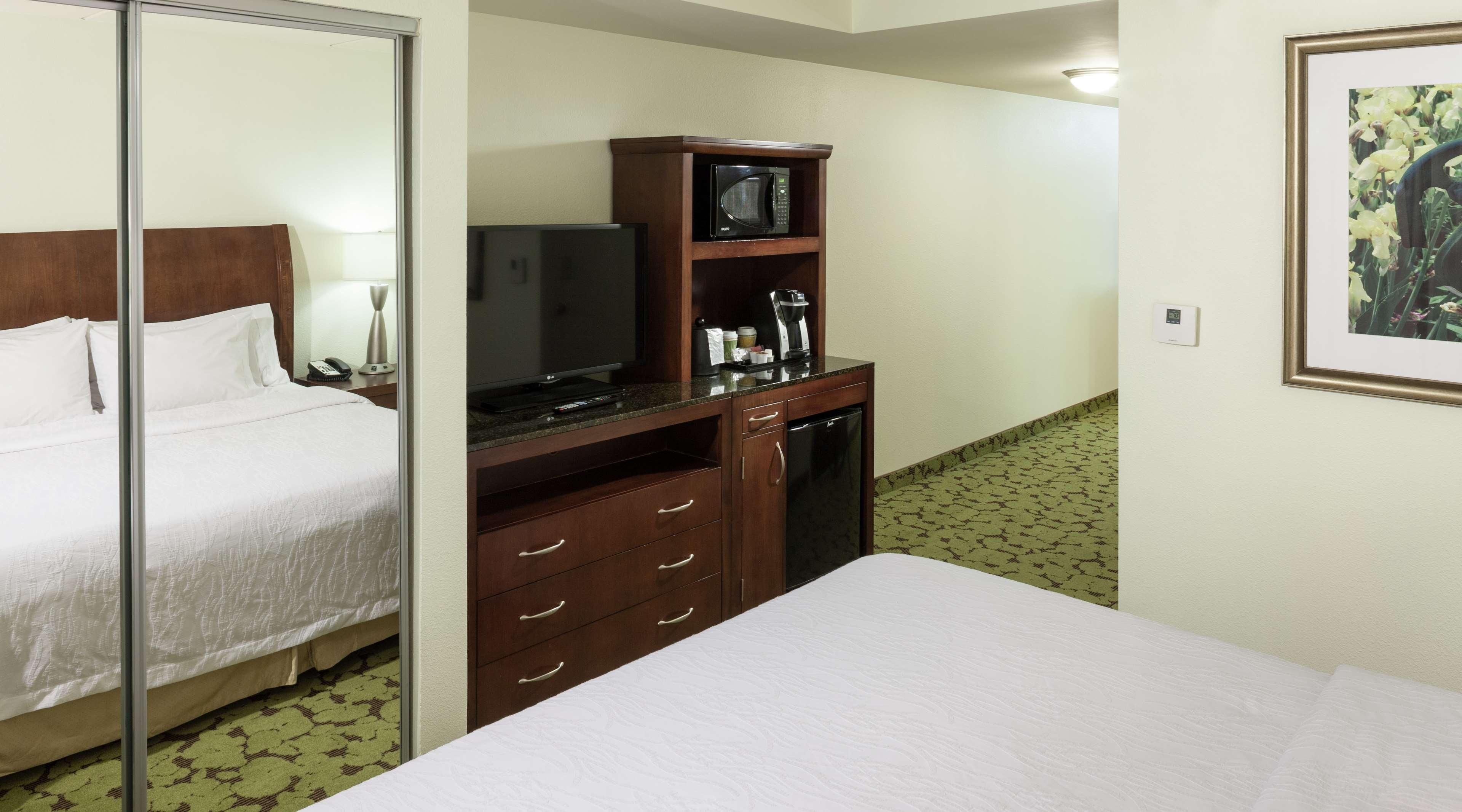 Hilton Garden Inn Dallas/Duncanville Bagian luar foto