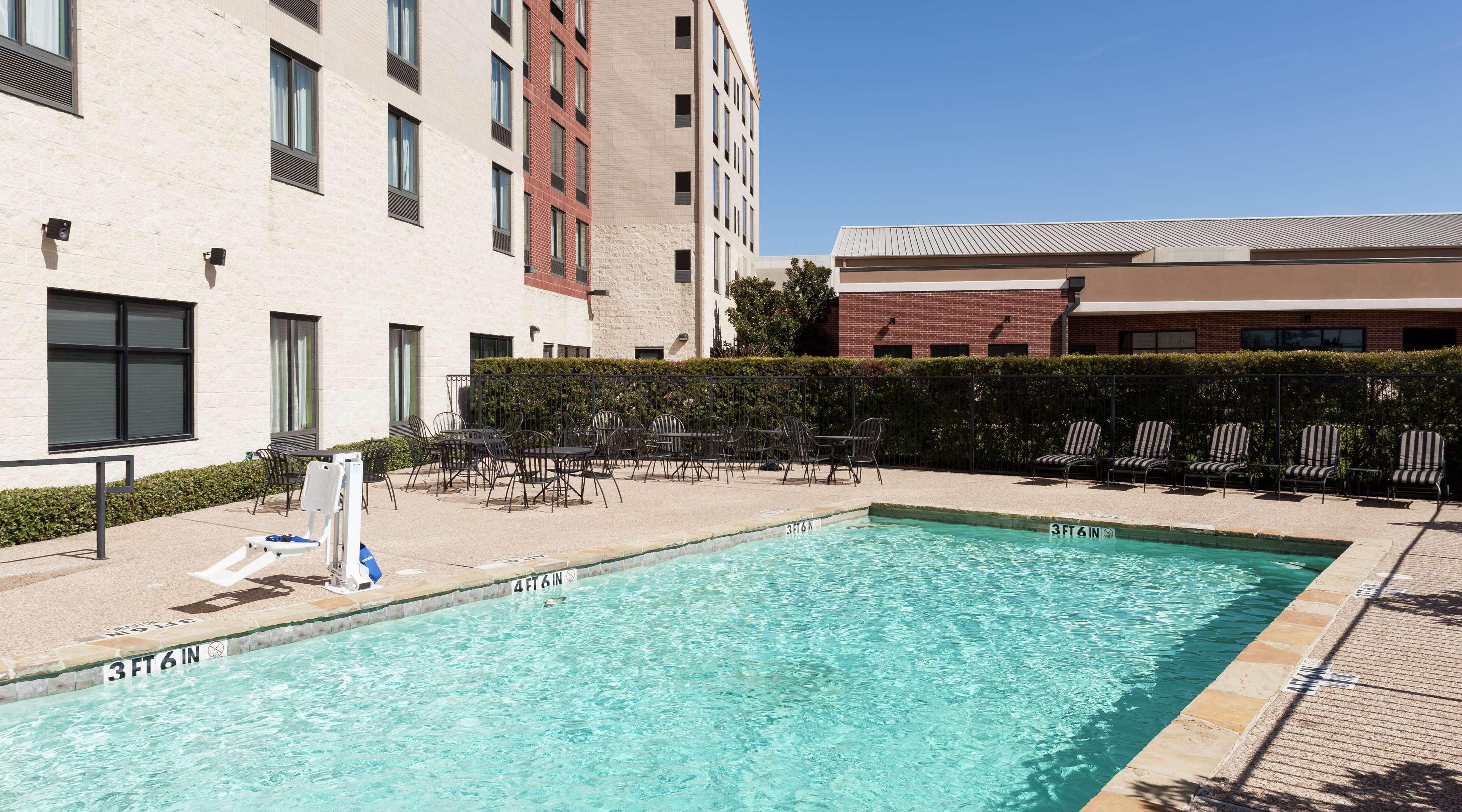 Hilton Garden Inn Dallas/Duncanville Bagian luar foto