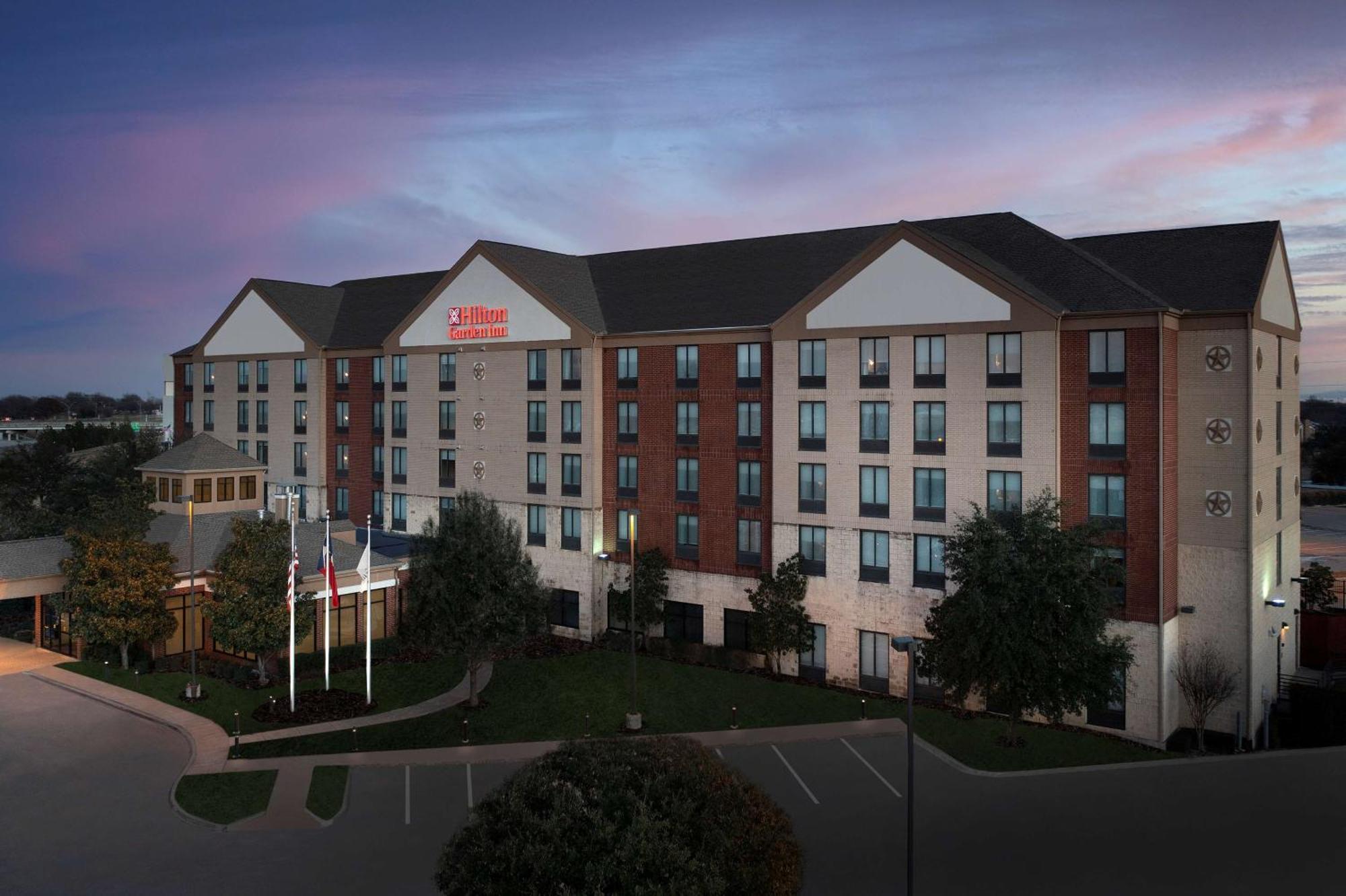 Hilton Garden Inn Dallas/Duncanville Bagian luar foto